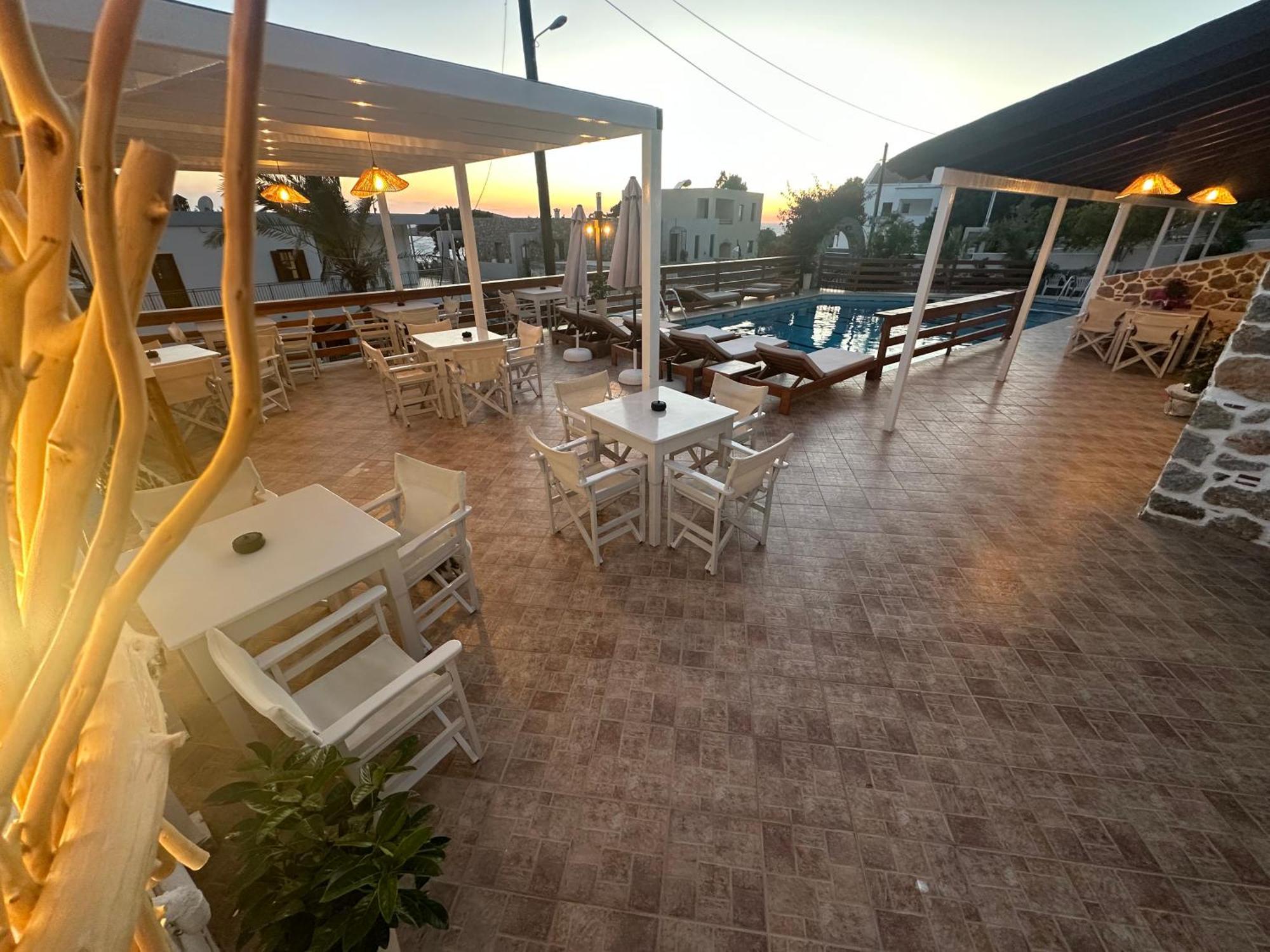 Panormos Mary Popi公寓式酒店 外观 照片